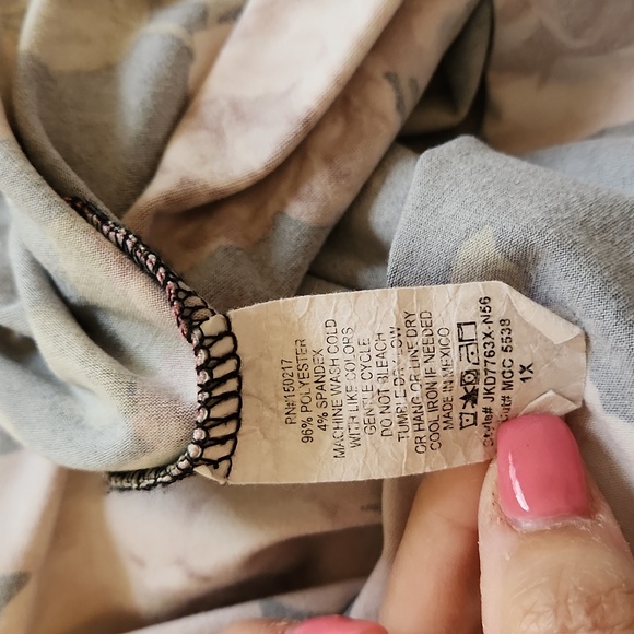 Floral dress,  size 1X - Picture 5 of 5